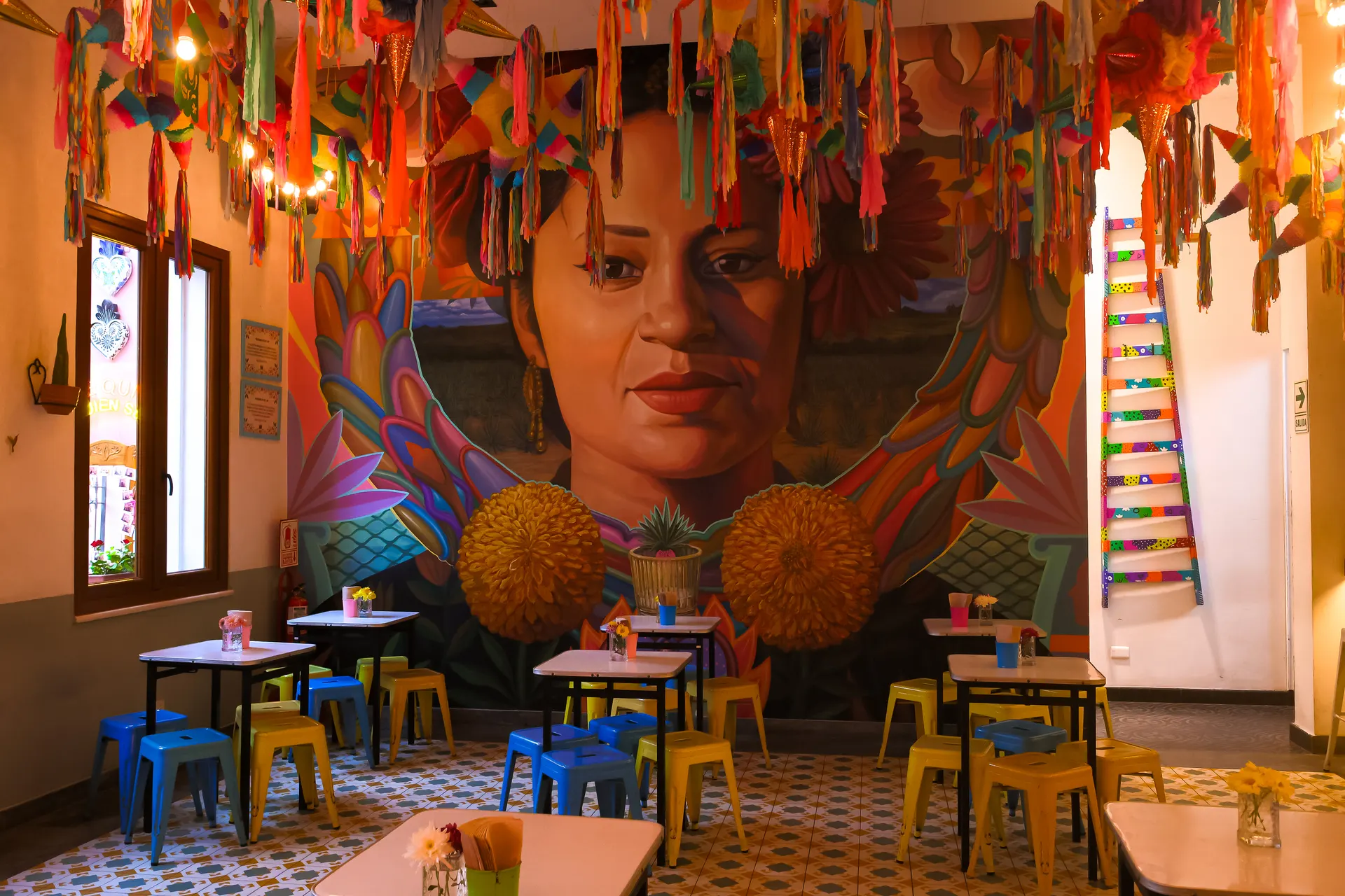 Interior de María Mezcal — mezcalería y cantina mexicana en Miraflores, Lima